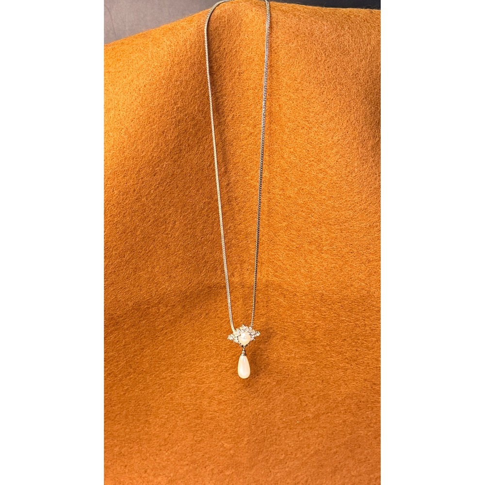 Vintage Silver Tone Faux Pearl Rhinestone Teardrop Pendant Snake Chain Necklace